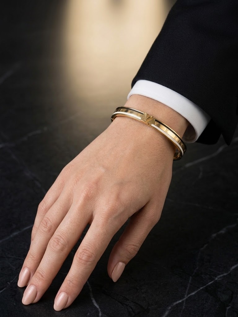 LV strip Handcuff
